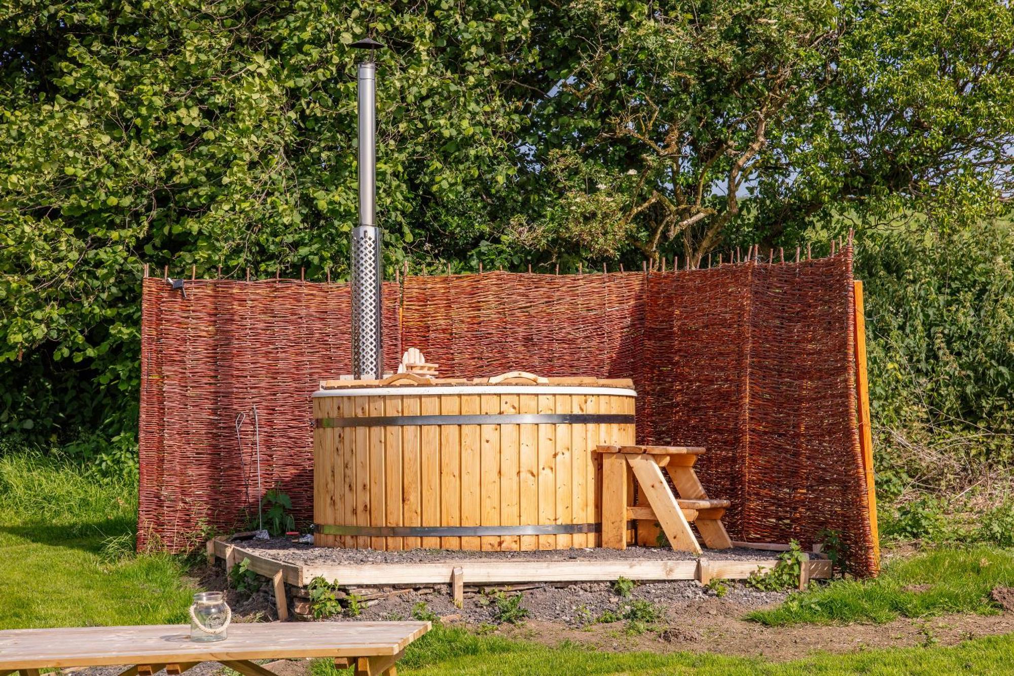 Hotel Under The Oak Glamping Caerphilly Exterior foto