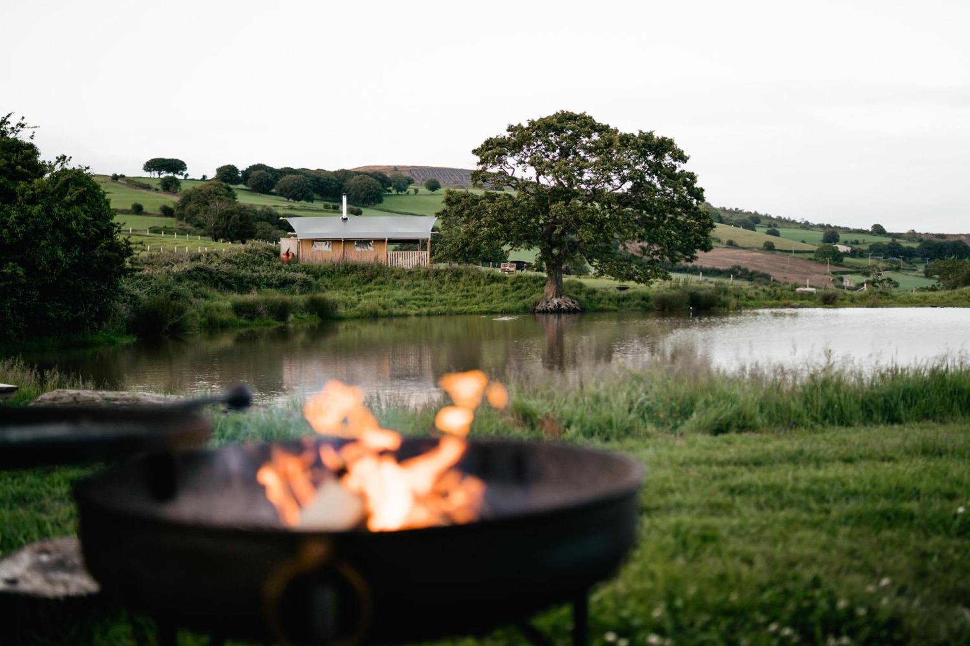 Hotel Under The Oak Glamping Caerphilly Exterior foto